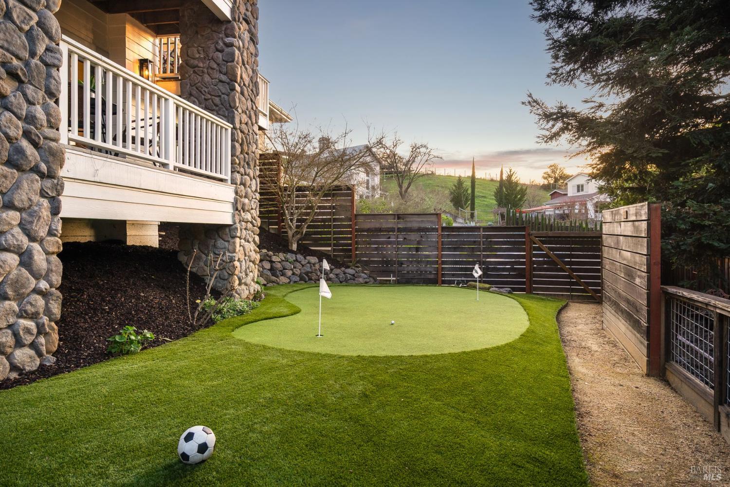 Detail Gallery Image 52 of 65 For 384 Arabian Way, Healdsburg,  CA 95448 - 4 Beds | 3/1 Baths