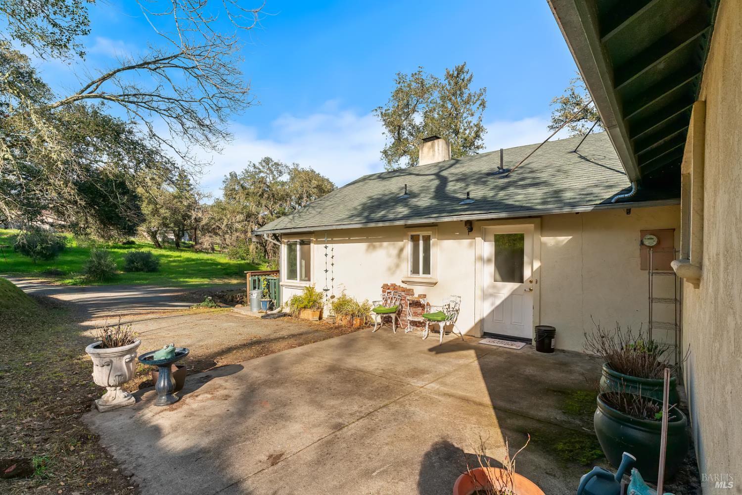 Detail Gallery Image 38 of 51 For 111 Lilac Ln, Saint Helena,  CA 94574 - 2 Beds | 2 Baths