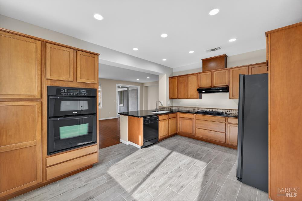 Detail Gallery Image 15 of 48 For 3079 Red Maple Ct, Vacaville,  CA 95687 - 2 Beds | 2 Baths