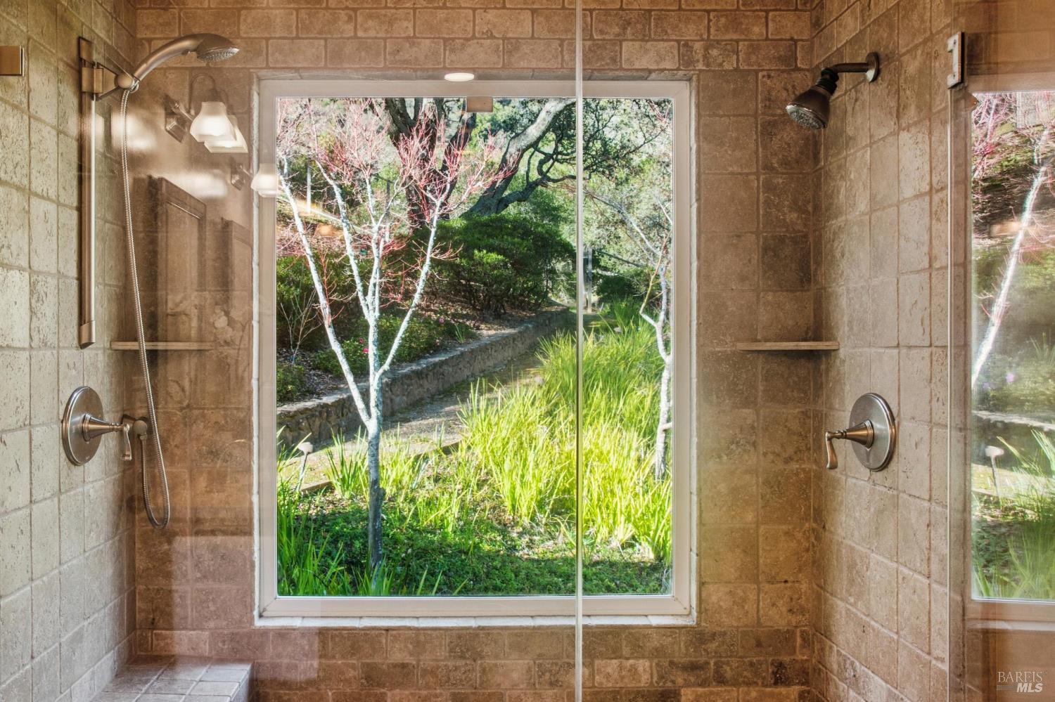 Detail Gallery Image 29 of 63 For 11 Badger Ct, Novato,  CA 94949 - 4 Beds | 3 Baths