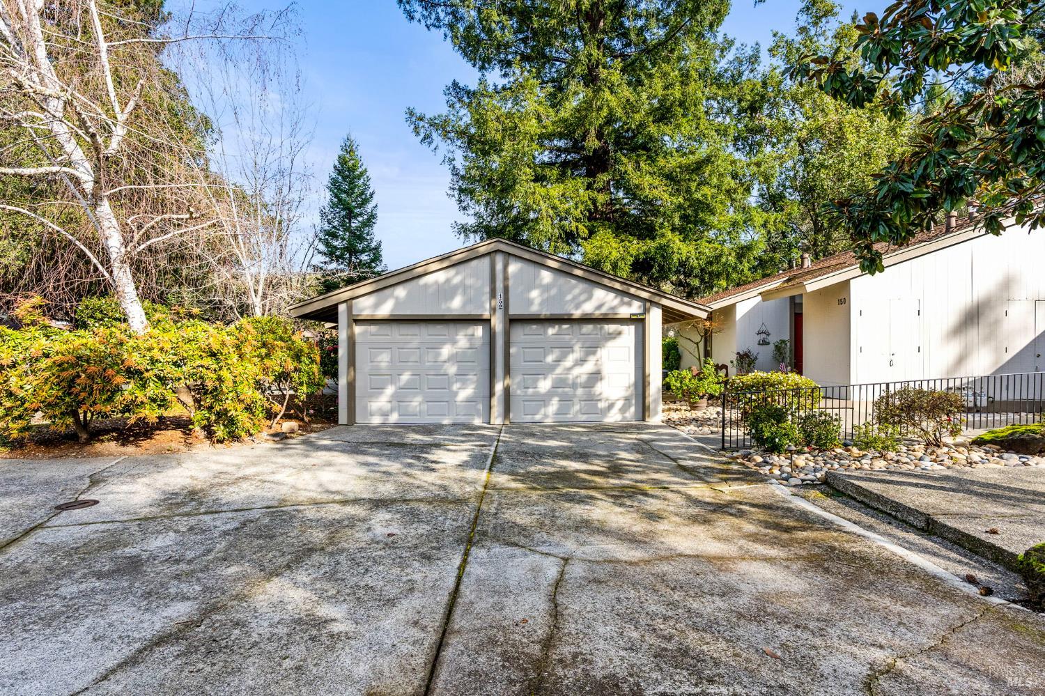 Detail Gallery Image 5 of 54 For 152 Bonnie Brook Dr, Napa,  CA 94558 - 2 Beds | 2 Baths