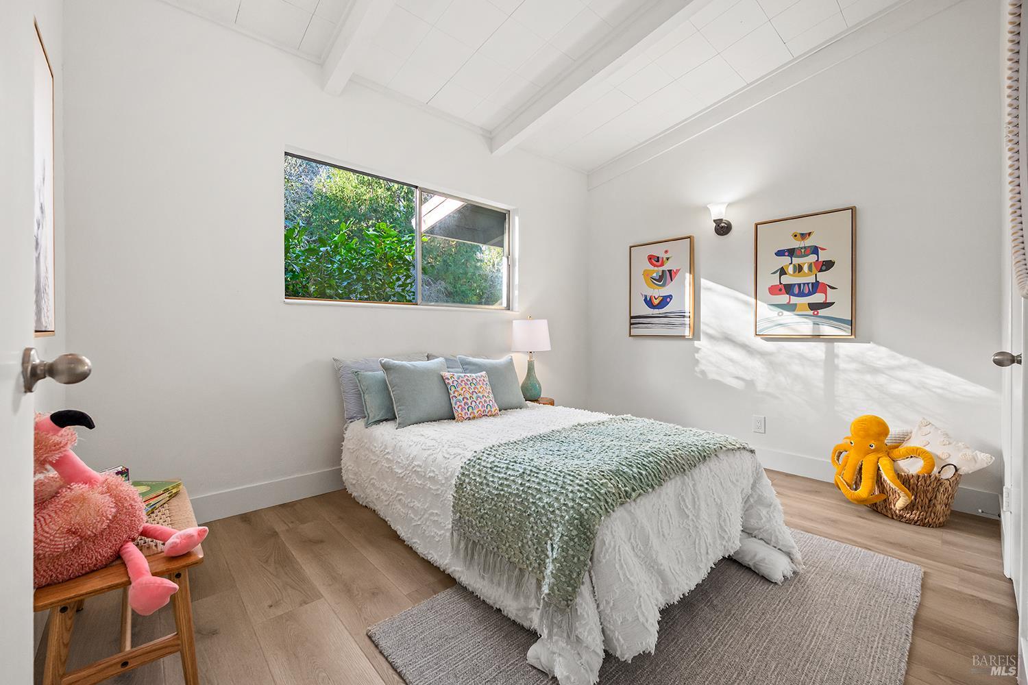 Detail Gallery Image 33 of 69 For 1417 Deer Ln, Sebastopol,  CA 95472 - 4 Beds | 2/1 Baths