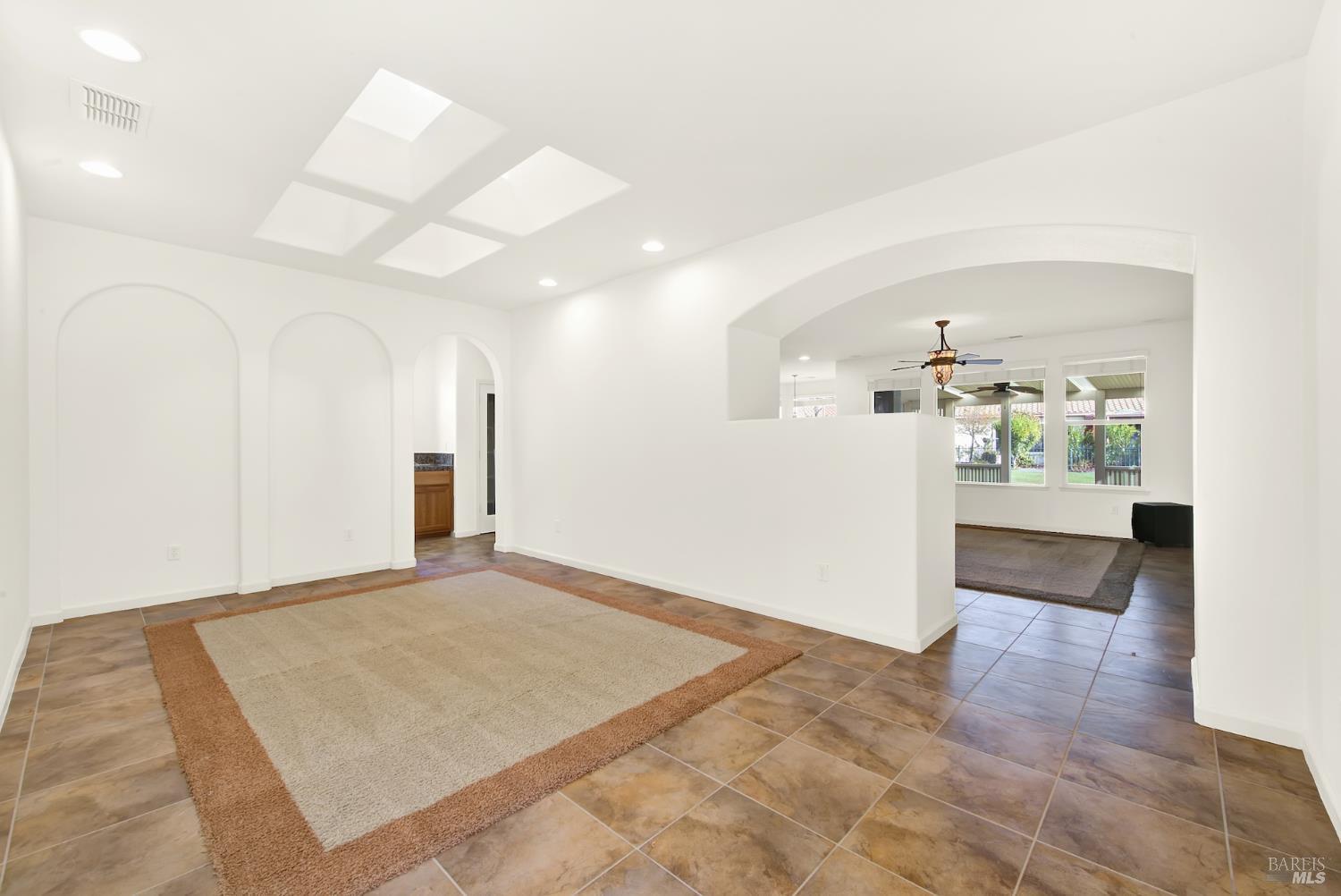 Detail Gallery Image 9 of 60 For 255 Rivercliff Dr, Rio Vista,  CA 94571 - 2 Beds | 2 Baths