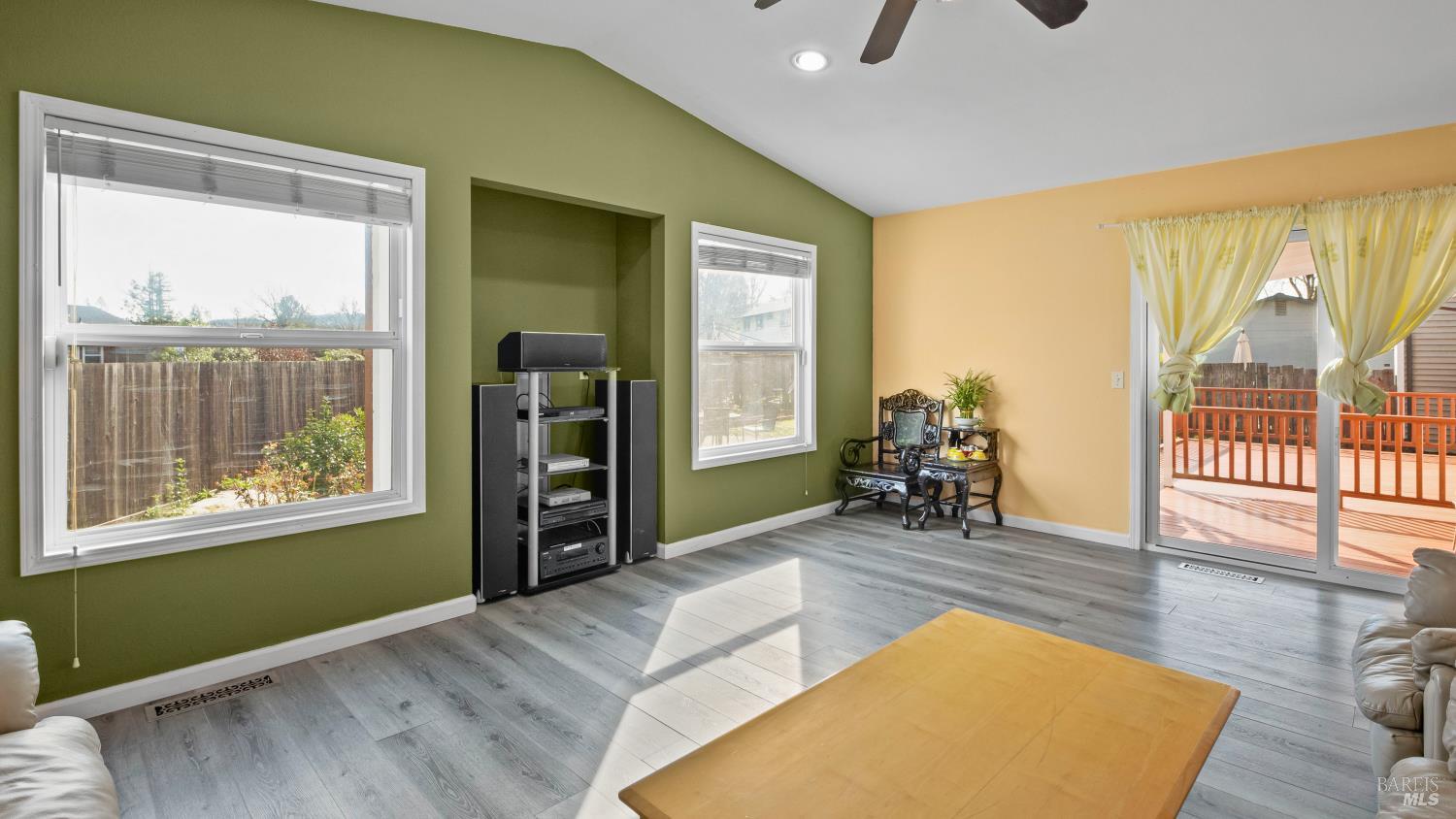 Detail Gallery Image 11 of 32 For 5036 Algiers Ave, Santa Rosa,  CA 95409 - 4 Beds | 3 Baths