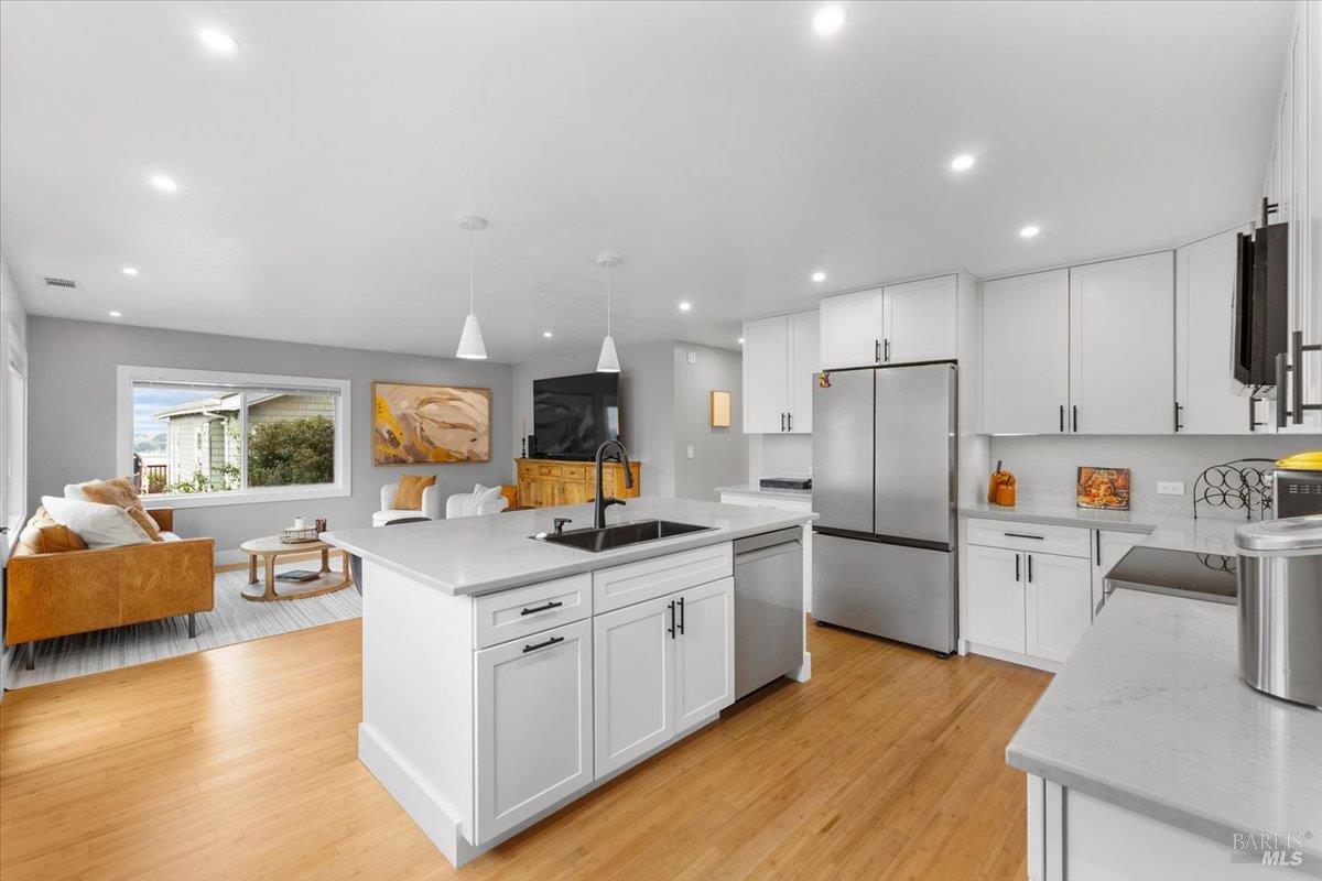 Detail Gallery Image 7 of 39 For 1235 Bay View St, Bodega Bay,  CA 94923 - 3 Beds | 2 Baths