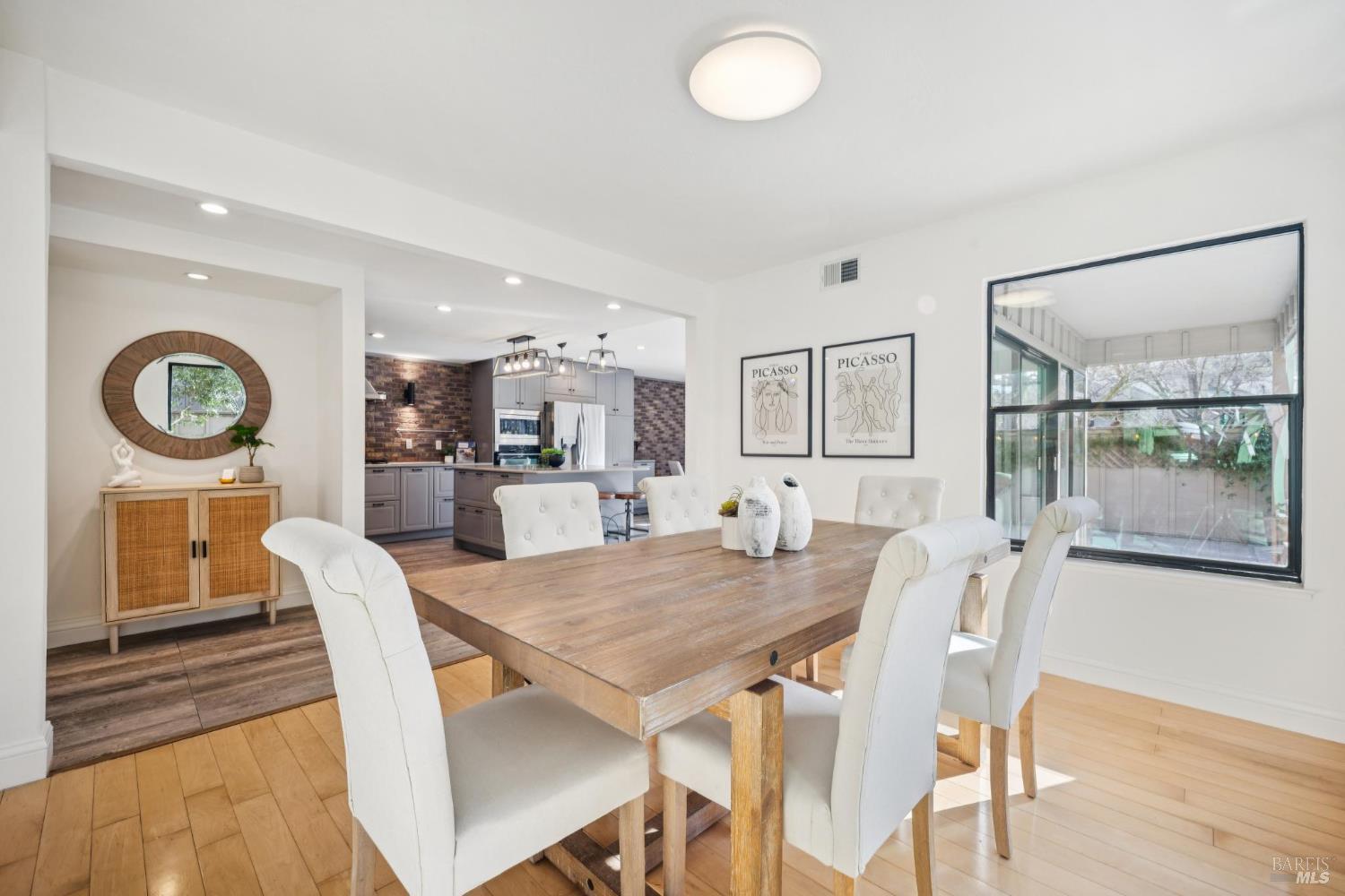 Detail Gallery Image 13 of 70 For 3 Chapparal Ct, Novato,  CA 94949 - 4 Beds | 2/1 Baths