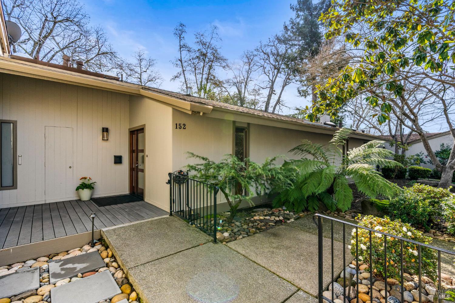 Detail Gallery Image 2 of 54 For 152 Bonnie Brook Dr, Napa,  CA 94558 - 2 Beds | 2 Baths