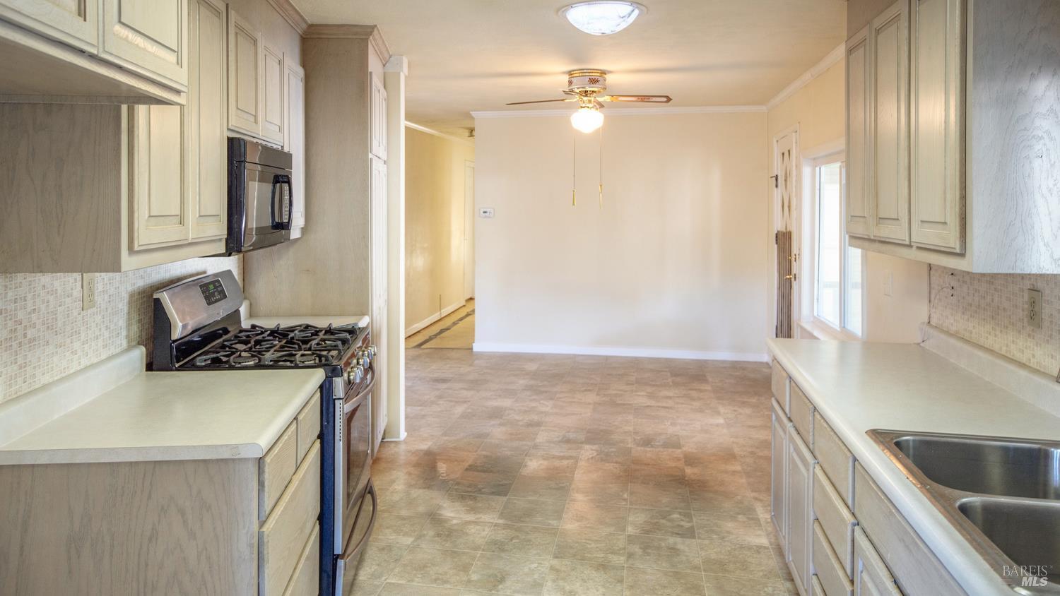 Detail Gallery Image 8 of 28 For 2412 Foothill Blvd 63, Calistoga,  CA 94515 - 2 Beds | 2 Baths