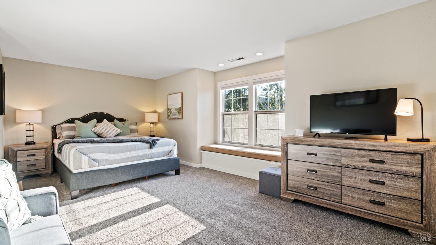 Detail Gallery Image 28 of 50 For 5680 Eagle Rock Ct, Santa Rosa,  CA 95409 - 4 Beds | 2 Baths