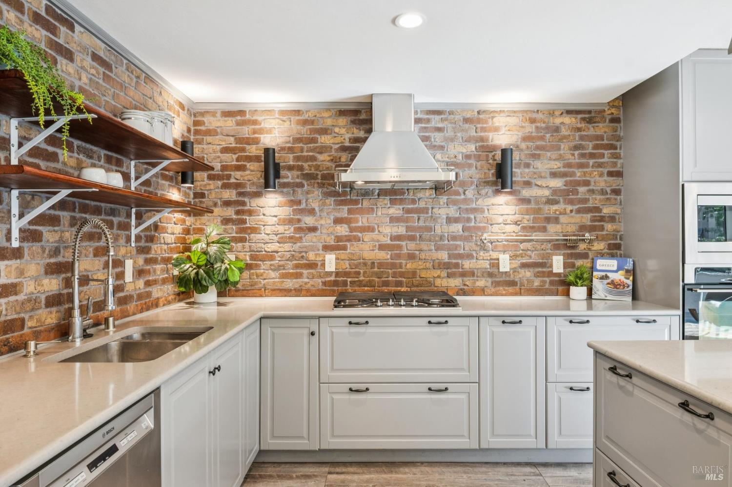 Detail Gallery Image 29 of 70 For 3 Chapparal Ct, Novato,  CA 94949 - 4 Beds | 2/1 Baths