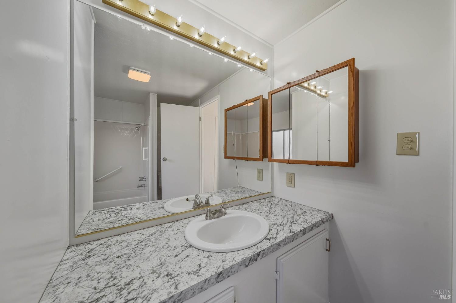 Detail Gallery Image 20 of 48 For 1025 Martin St 41, Lakeport,  CA 95453 - 2 Beds | 2 Baths