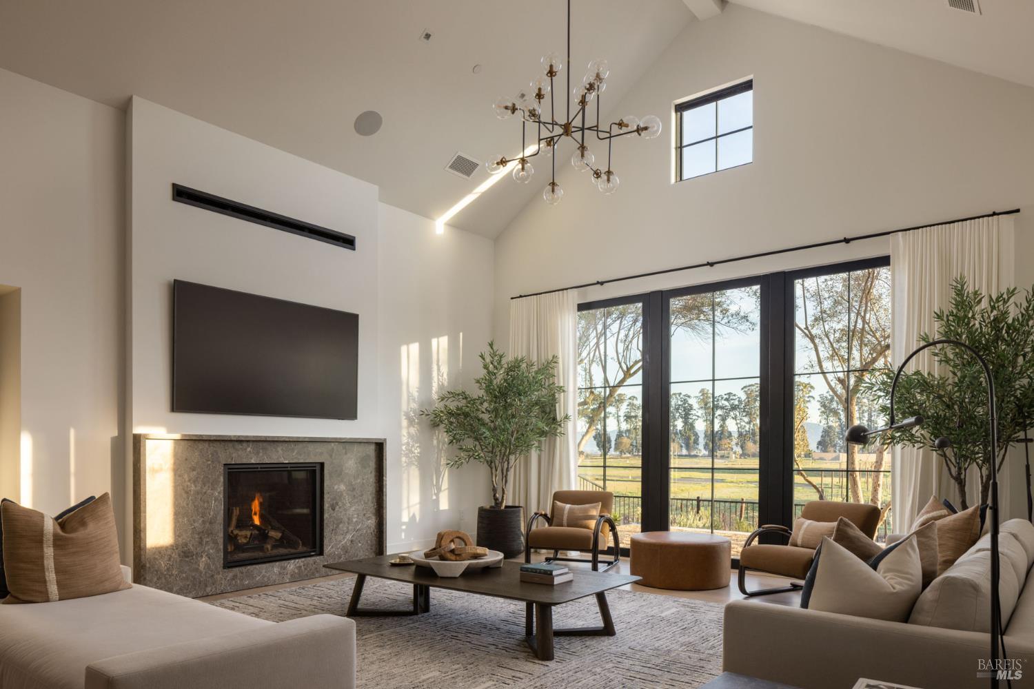 Detail Gallery Image 14 of 36 For 306 Vine Row Ct, Napa,  CA 94559 - 6 Beds | 7/1 Baths