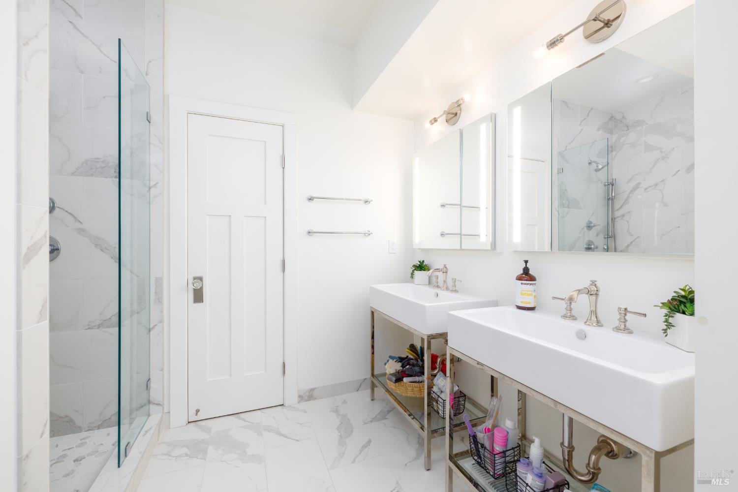 Detail Gallery Image 25 of 36 For 319 1st St, Healdsburg,  CA 95448 - 4 Beds | 4/1 Baths