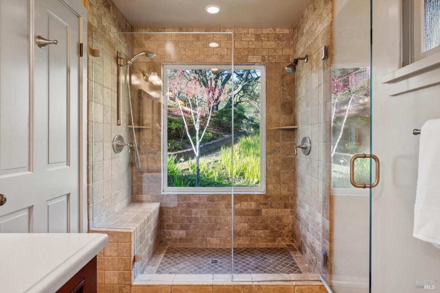 Detail Gallery Image 28 of 63 For 11 Badger Ct, Novato,  CA 94949 - 4 Beds | 3 Baths