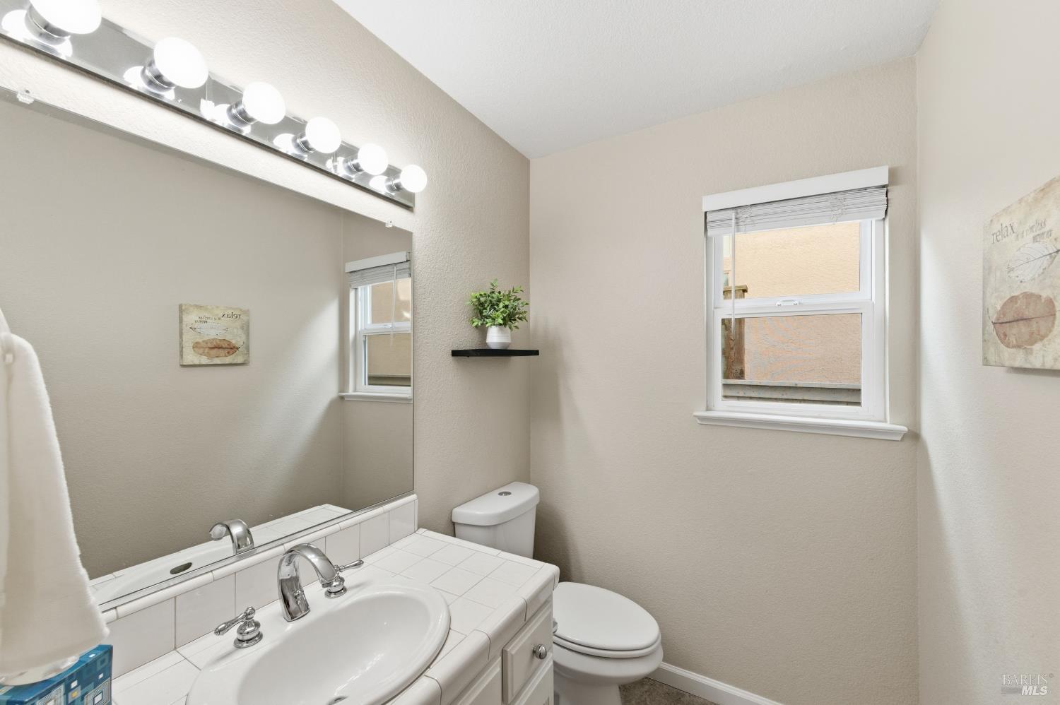 Detail Gallery Image 23 of 56 For 45 Cove Ct, Napa,  CA 94559 - 3 Beds | 2/1 Baths