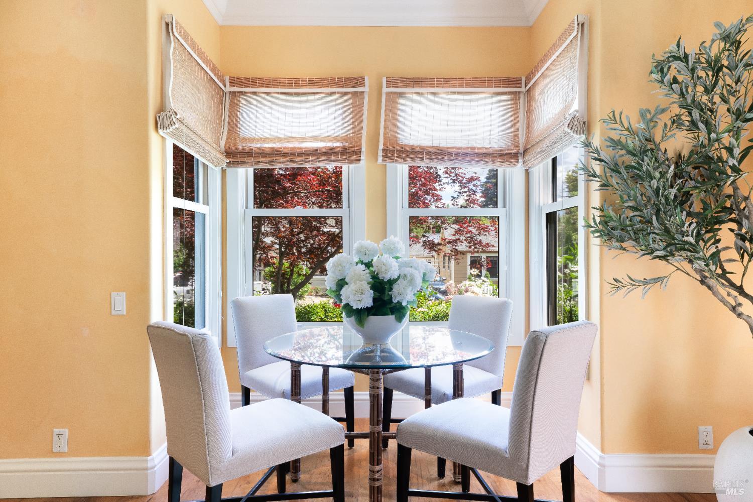 Detail Gallery Image 11 of 47 For 1330 Pine St, Saint Helena,  CA 94574 - 4 Beds | 3/1 Baths