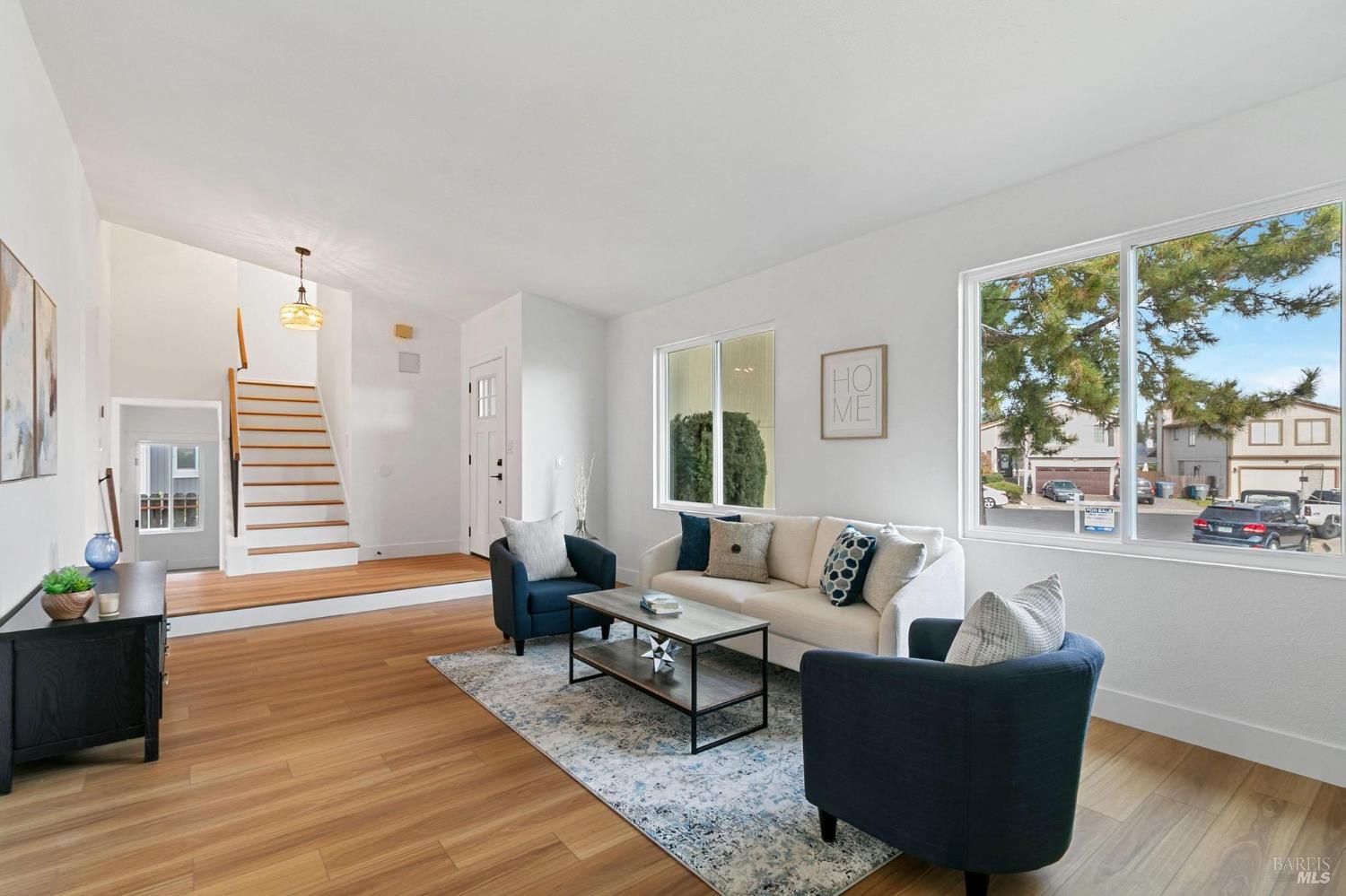 Detail Gallery Image 4 of 34 For 106 Kerry Ct, Vacaville,  CA 95687 - 4 Beds | 3 Baths