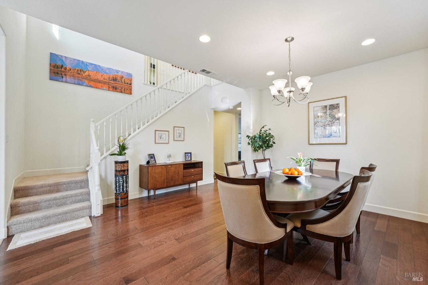 Detail Gallery Image 11 of 60 For 1884 Woodsage Way, Santa Rosa,  CA 95404 - 4 Beds | 3 Baths