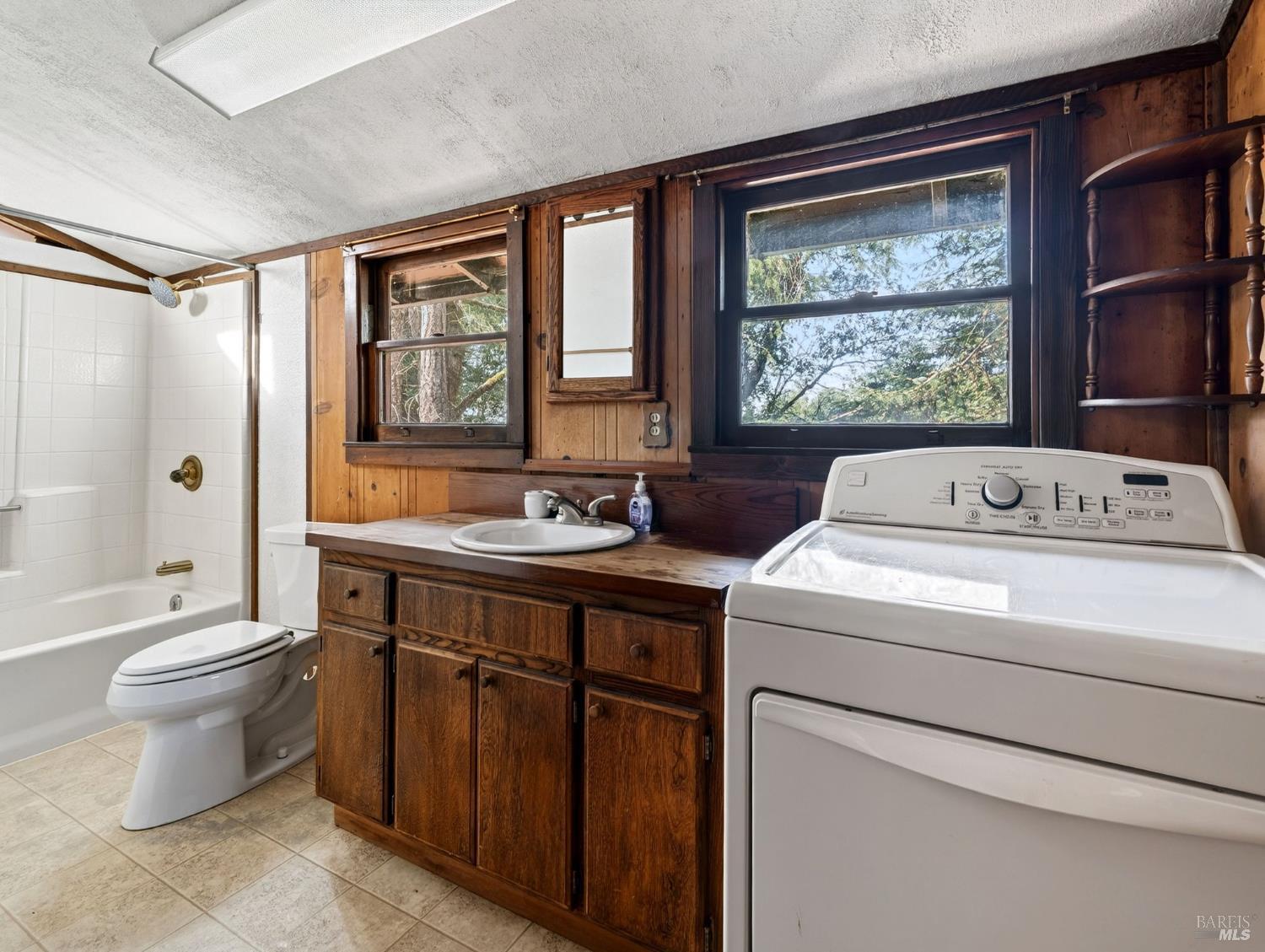 Detail Gallery Image 25 of 52 For 10701 Orr Springs Rd, Ukiah,  CA 95482 - 2 Beds | 1 Baths