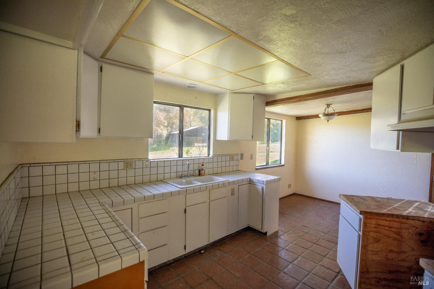 Detail Gallery Image 11 of 41 For 2300 Brack Rd, Healdsburg,  CA 95448 - 3 Beds | 2 Baths