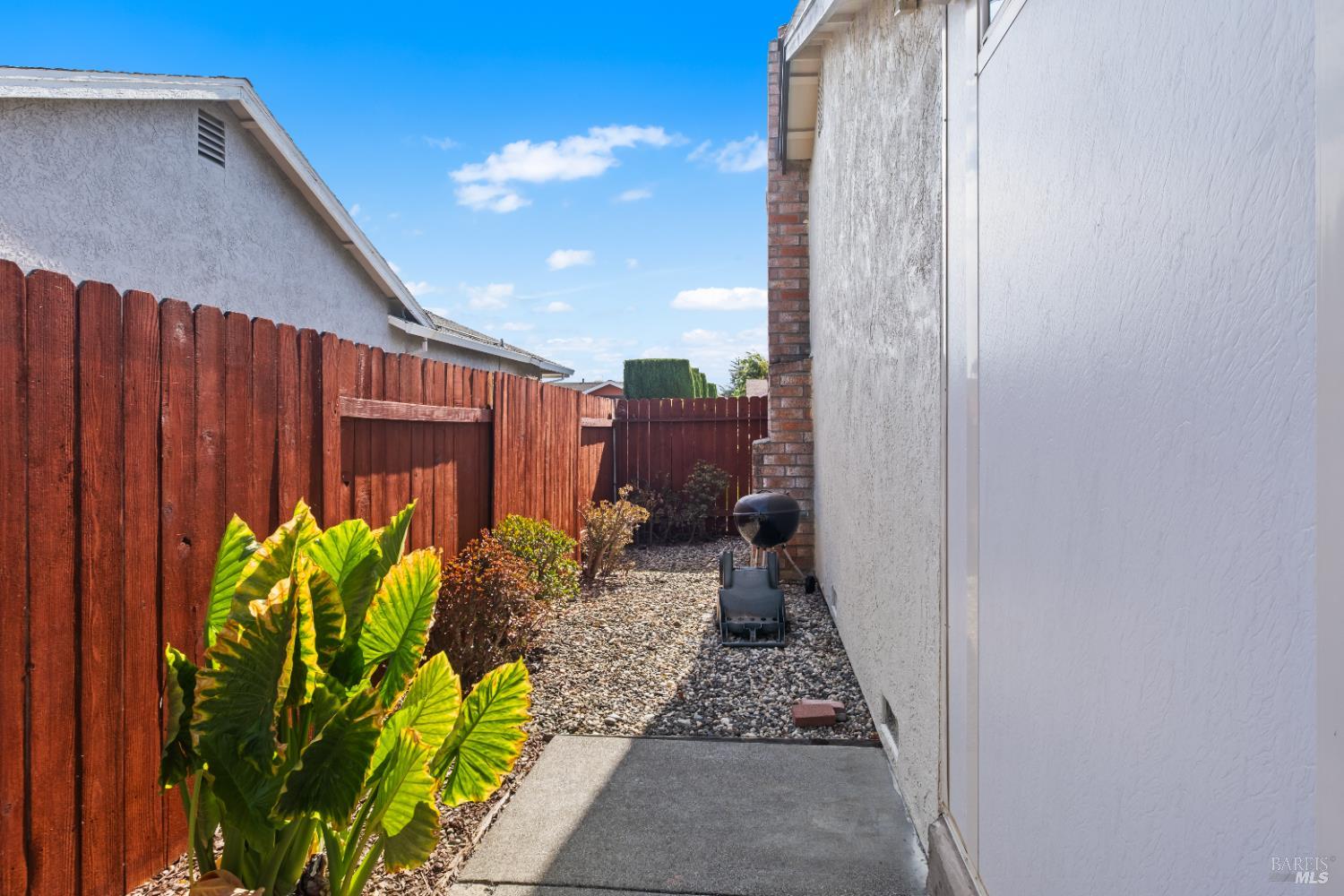 Detail Gallery Image 44 of 47 For 616 Emperor Dr, Suisun City,  CA 94585 - 3 Beds | 1 Baths