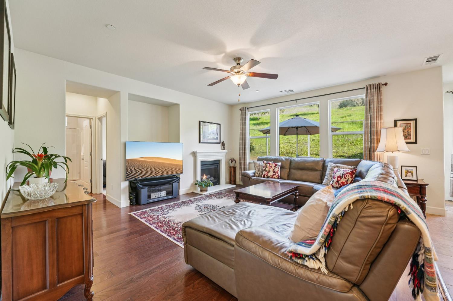 Detail Gallery Image 12 of 60 For 1884 Woodsage Way, Santa Rosa,  CA 95404 - 4 Beds | 3 Baths