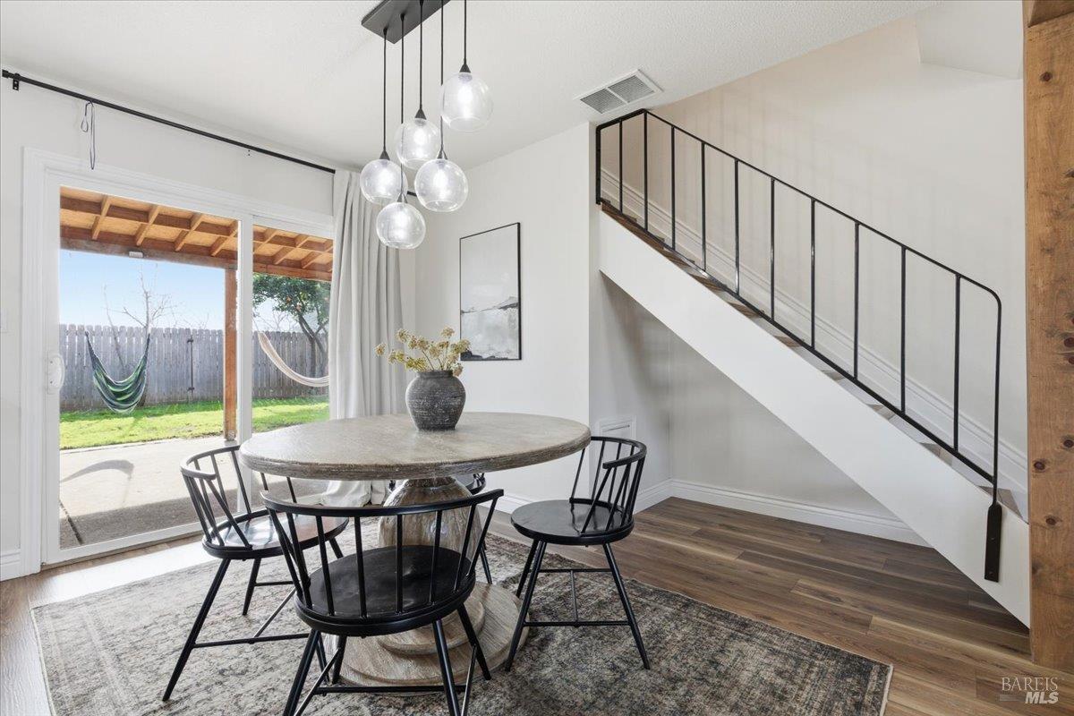 Detail Gallery Image 8 of 45 For 615 Chyrl Way, Suisun City,  CA 94585 - 3 Beds | 2 Baths