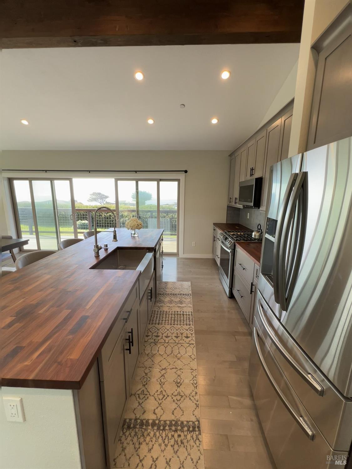 Detail Gallery Image 11 of 43 For 14920 Mallo Pass Dr, Irish Beach,  CA 95459 - 2 Beds | 2 Baths