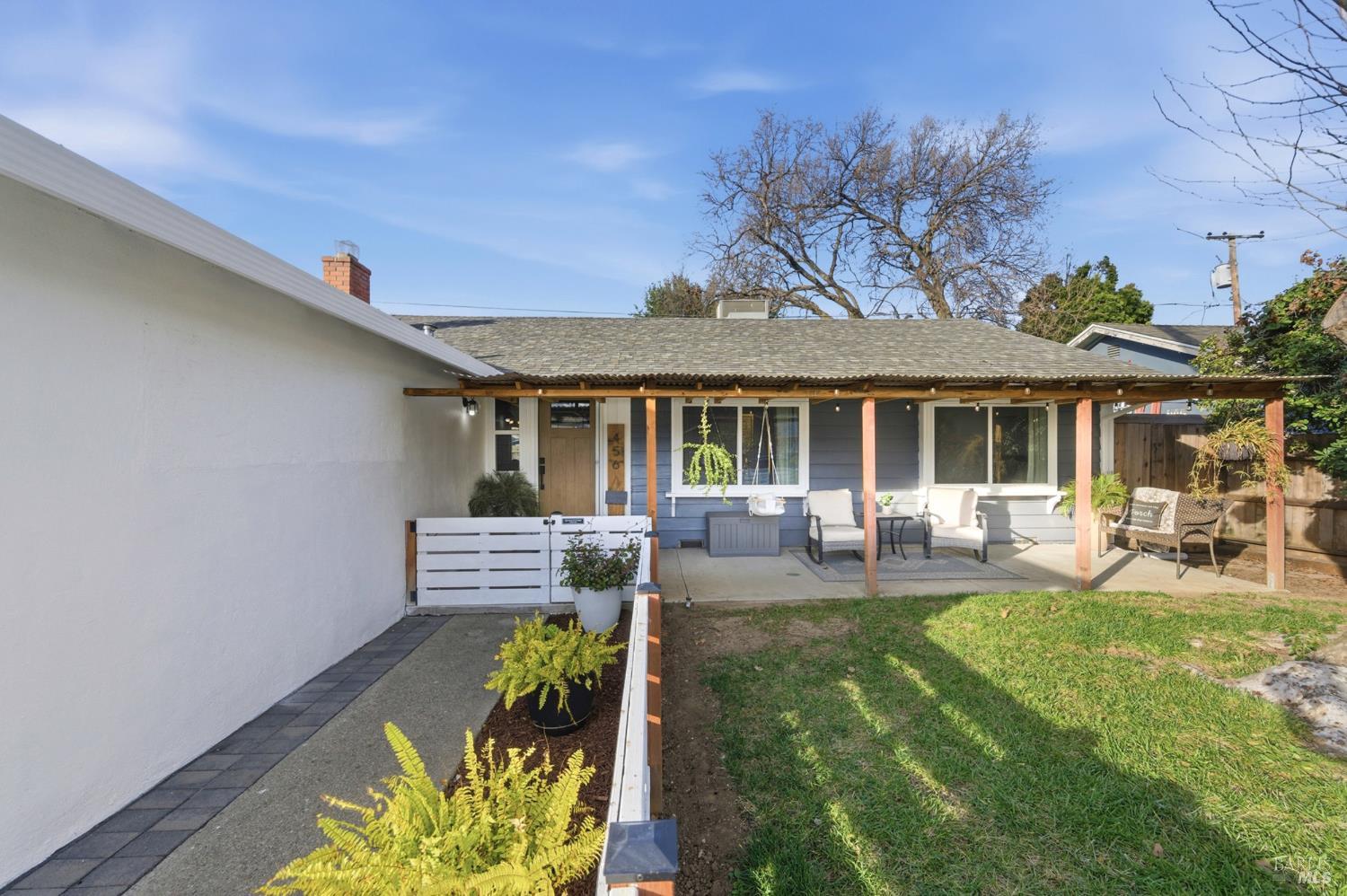 Detail Gallery Image 4 of 42 For 456 Buckeye St, Vacaville,  CA 95688 - 3 Beds | 1 Baths