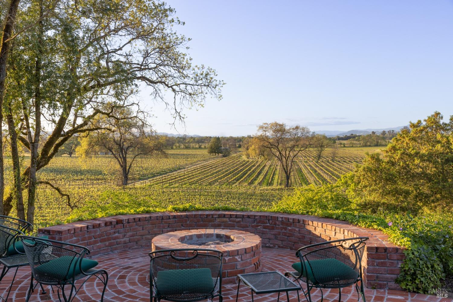 Detail Gallery Image 3 of 59 For 2875 Woolsey Rd, Windsor,  CA 95492 - 5 Beds | 4 Baths