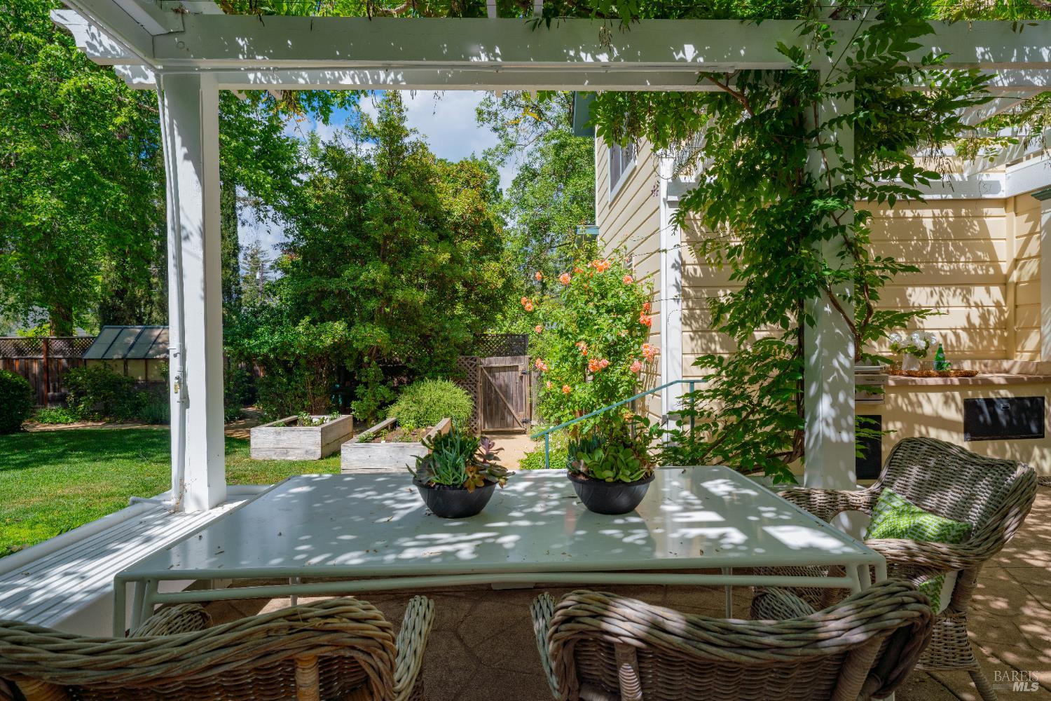 Detail Gallery Image 42 of 47 For 1330 Pine St, Saint Helena,  CA 94574 - 4 Beds | 3/1 Baths