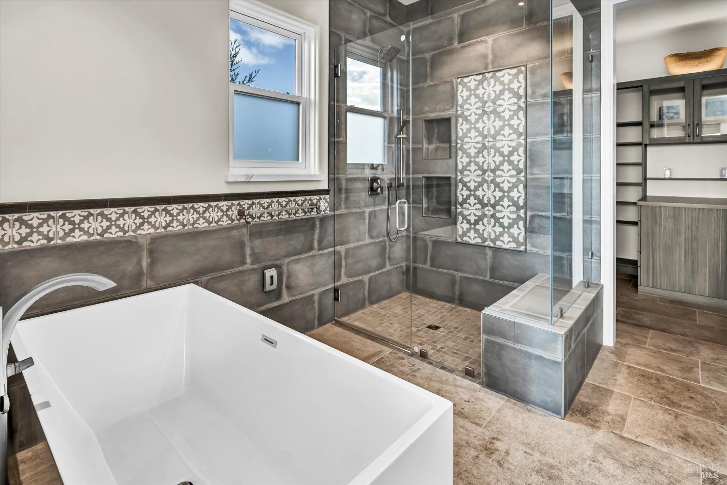 Detail Gallery Image 27 of 66 For 2144 Wedgewood Way, Santa Rosa,  CA 95404 - 5 Beds | 5/2 Baths