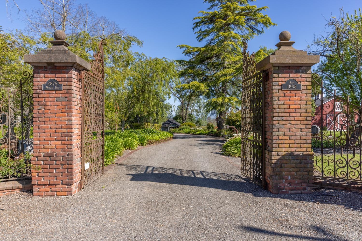 Detail Gallery Image 9 of 59 For 2875 Woolsey Rd, Windsor,  CA 95492 - 5 Beds | 4 Baths
