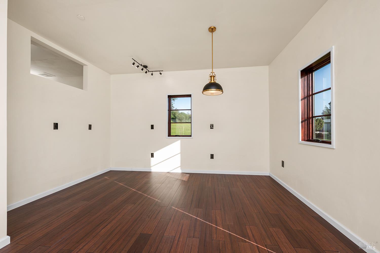 Detail Gallery Image 63 of 75 For 5300 Gravenstein Hwy, Sebastopol,  CA 95472 - 5 Beds | 6/1 Baths