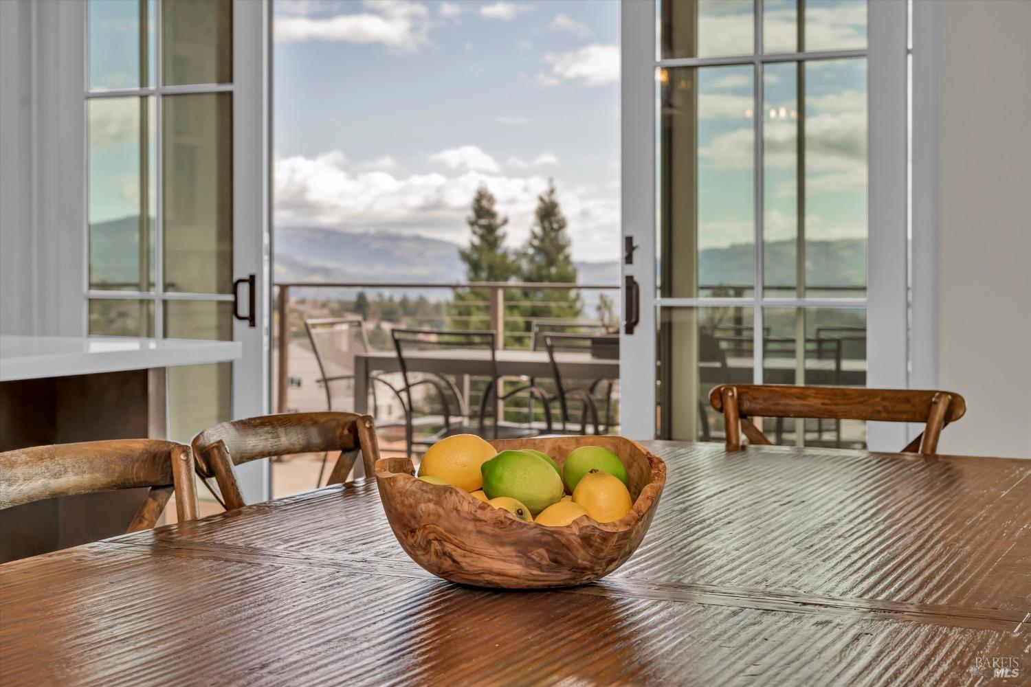 Detail Gallery Image 15 of 66 For 2144 Wedgewood Way, Santa Rosa,  CA 95404 - 5 Beds | 5/2 Baths