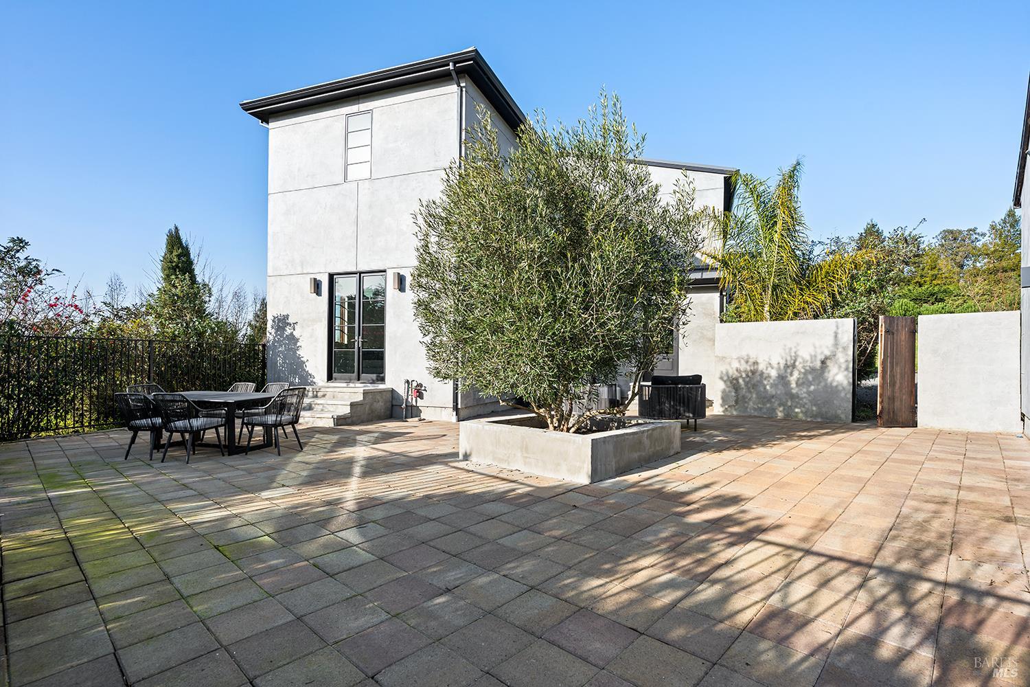 Detail Gallery Image 58 of 75 For 5300 Gravenstein Hwy, Sebastopol,  CA 95472 - 5 Beds | 6/1 Baths