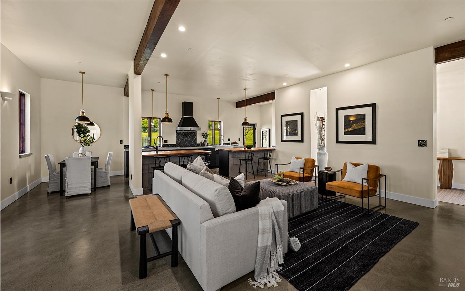 Detail Gallery Image 13 of 75 For 5300 Gravenstein Hwy, Sebastopol,  CA 95472 - 5 Beds | 6/1 Baths