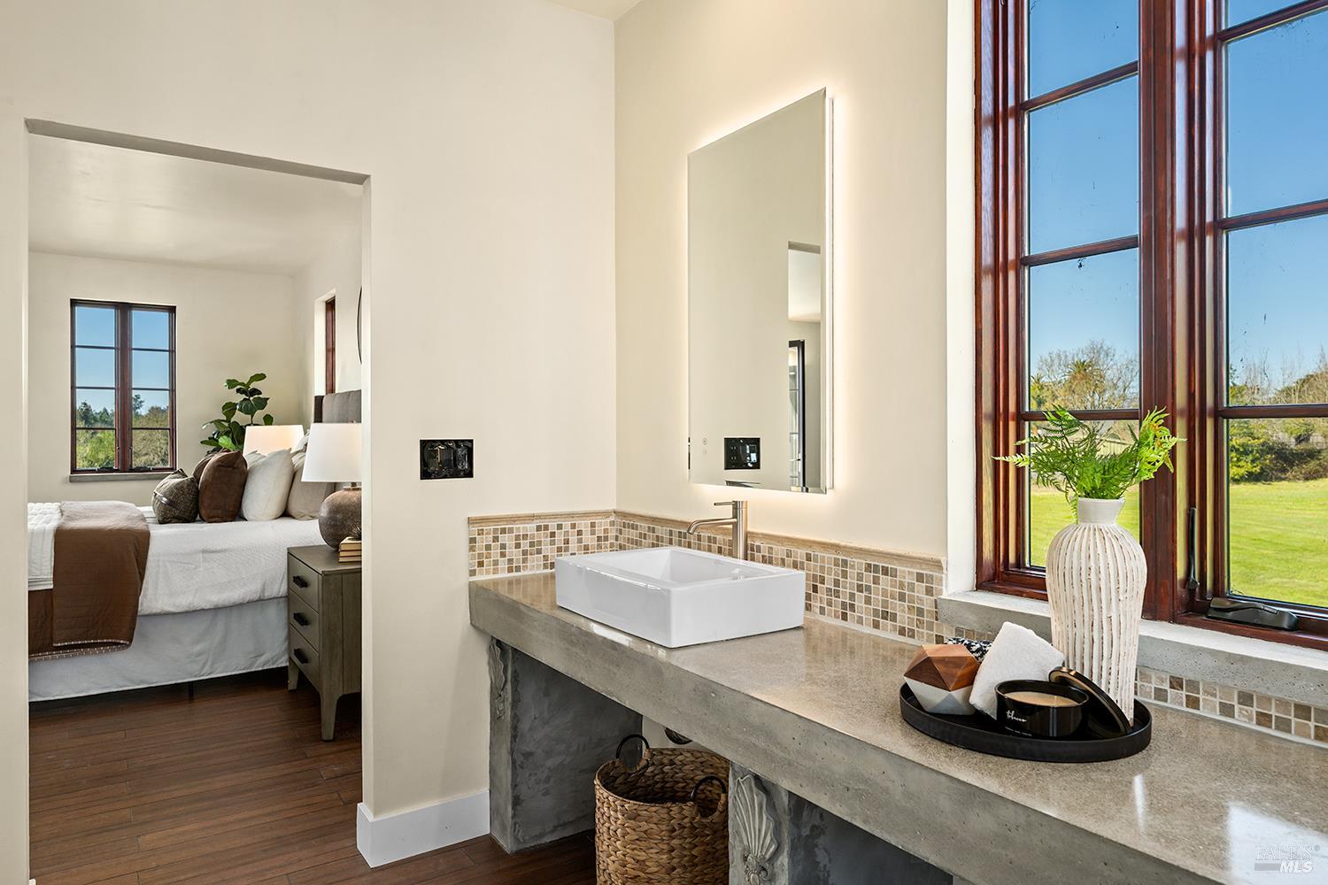 Detail Gallery Image 36 of 75 For 5300 Gravenstein Hwy, Sebastopol,  CA 95472 - 5 Beds | 6/1 Baths