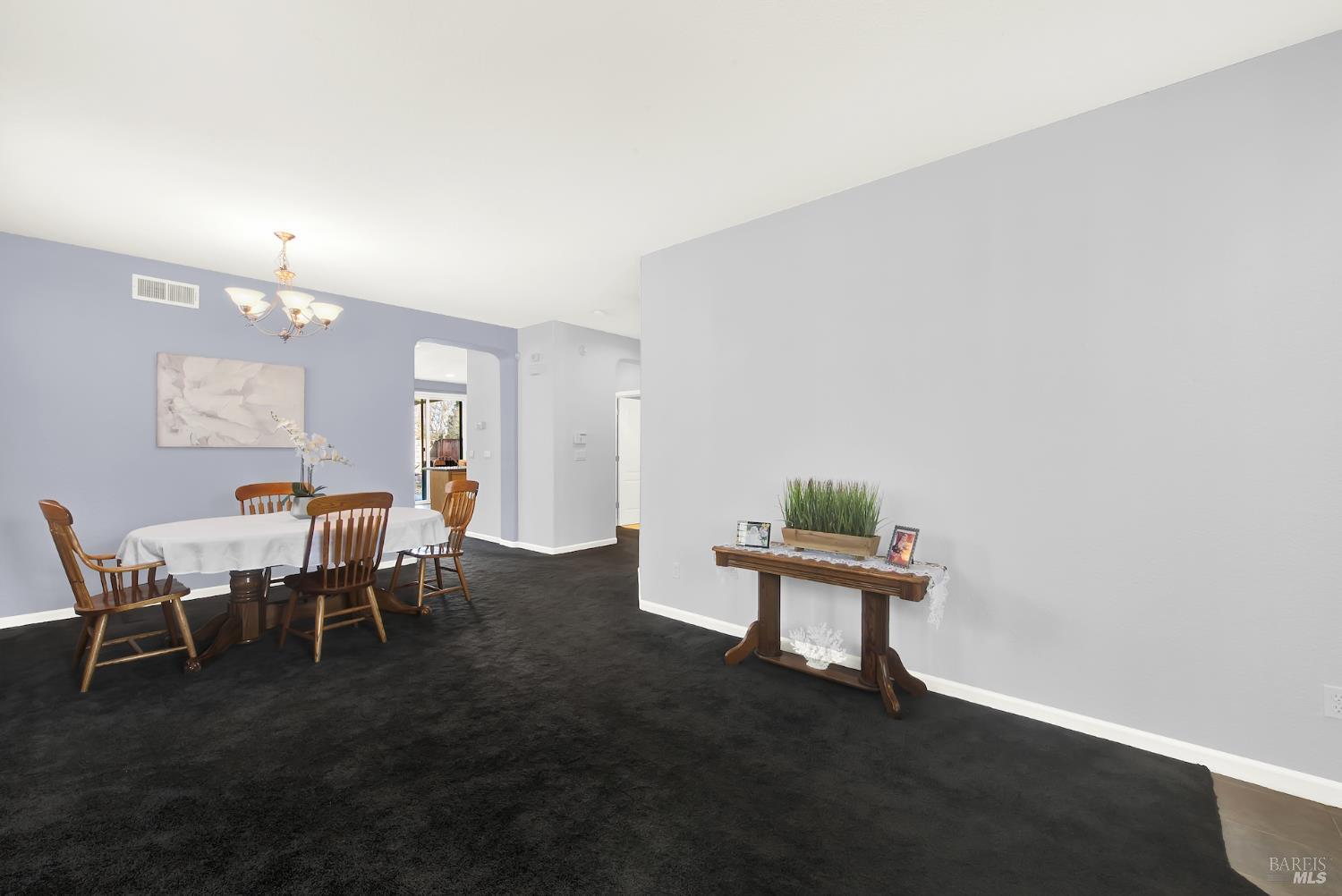 Detail Gallery Image 11 of 51 For 652 Greentree Cir, Fairfield,  CA 94534 - 4 Beds | 2/1 Baths