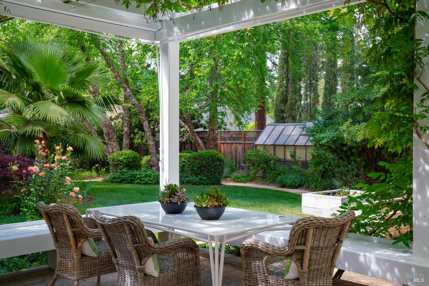 Detail Gallery Image 4 of 47 For 1330 Pine St, Saint Helena,  CA 94574 - 4 Beds | 3/1 Baths