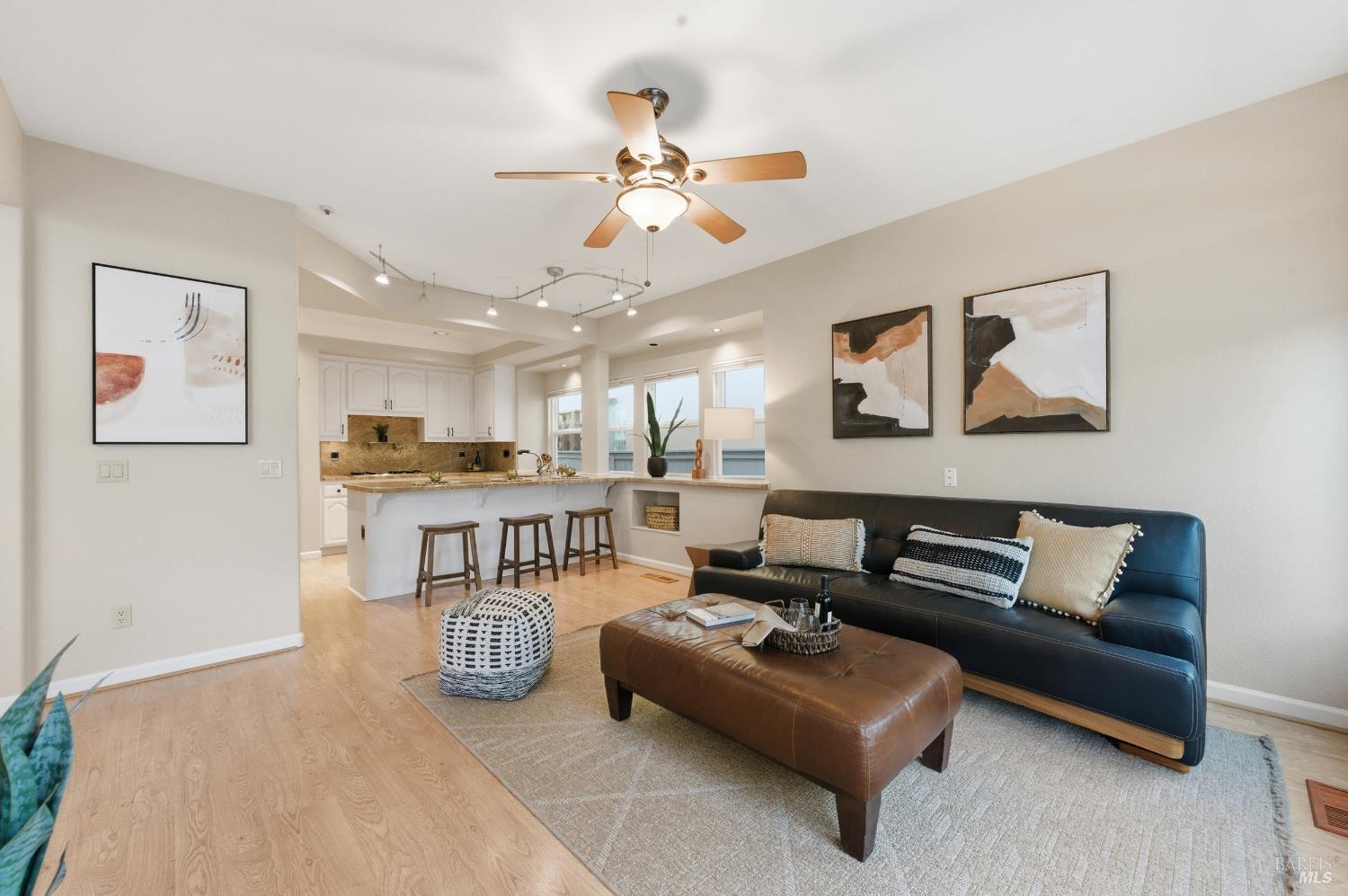 Detail Gallery Image 17 of 56 For 45 Cove Ct, Napa,  CA 94559 - 3 Beds | 2/1 Baths