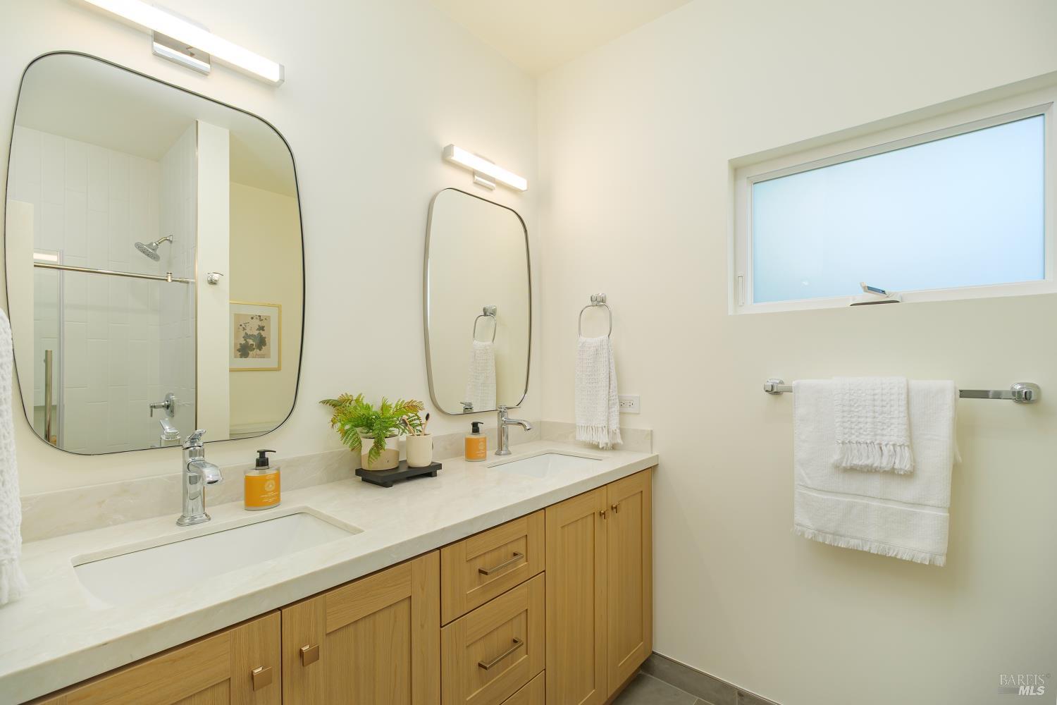 Detail Gallery Image 20 of 58 For 2242 Vineyard Rd, Novato,  CA 94947 - 4 Beds | 3/1 Baths