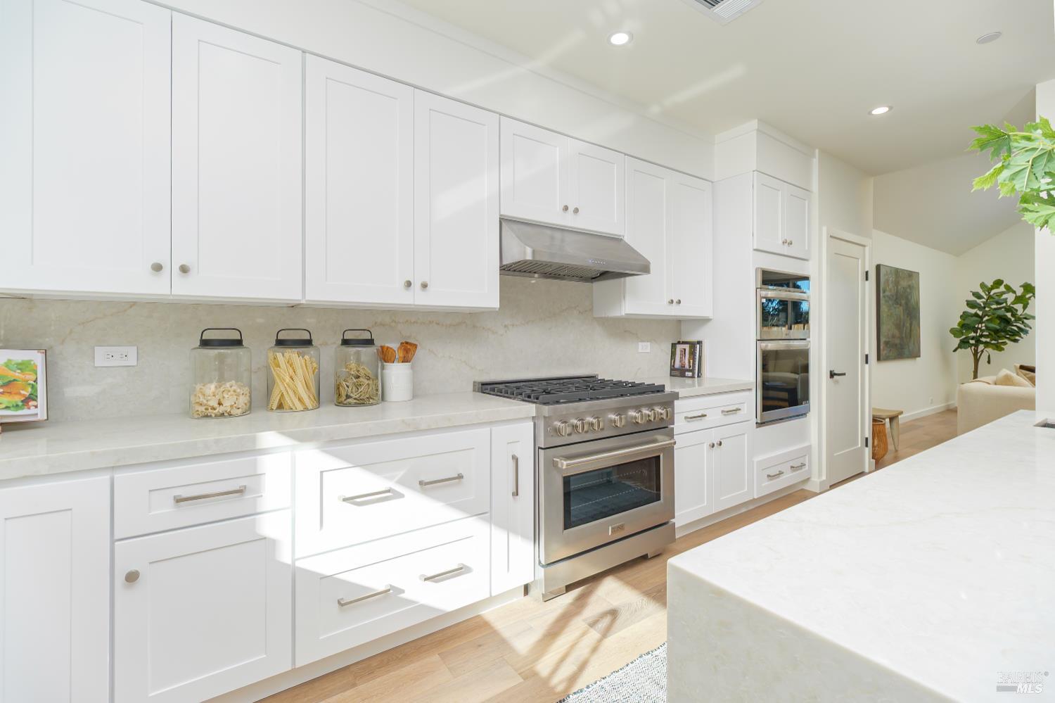 Detail Gallery Image 10 of 58 For 2242 Vineyard Rd, Novato,  CA 94947 - 4 Beds | 3/1 Baths