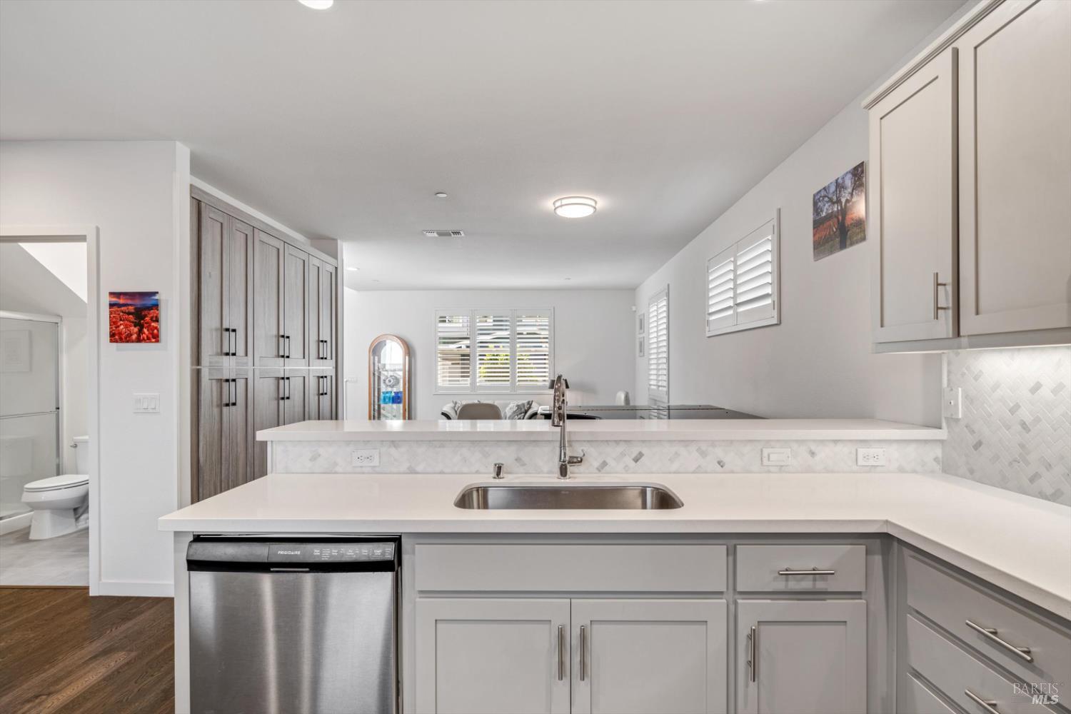 Detail Gallery Image 13 of 29 For 308 Sejong Ln, Santa Rosa,  CA 95403 - 3 Beds | 3 Baths