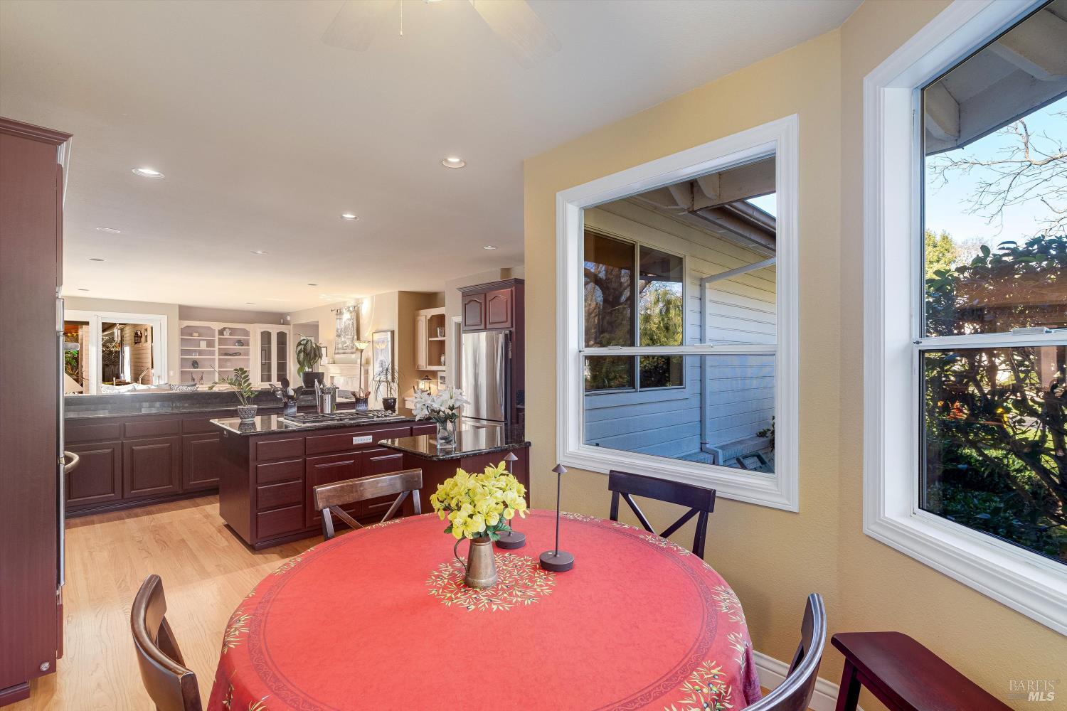 Detail Gallery Image 17 of 52 For 934 Fairway Dr, Sonoma,  CA 95476 - 3 Beds | 3/1 Baths