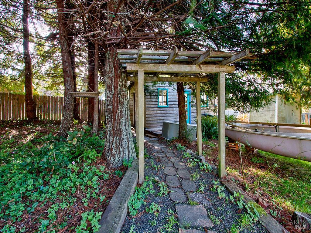 Detail Gallery Image 43 of 72 For 17750 Barbizon Ln, Fort Bragg,  CA 95437 - 3 Beds | 2 Baths