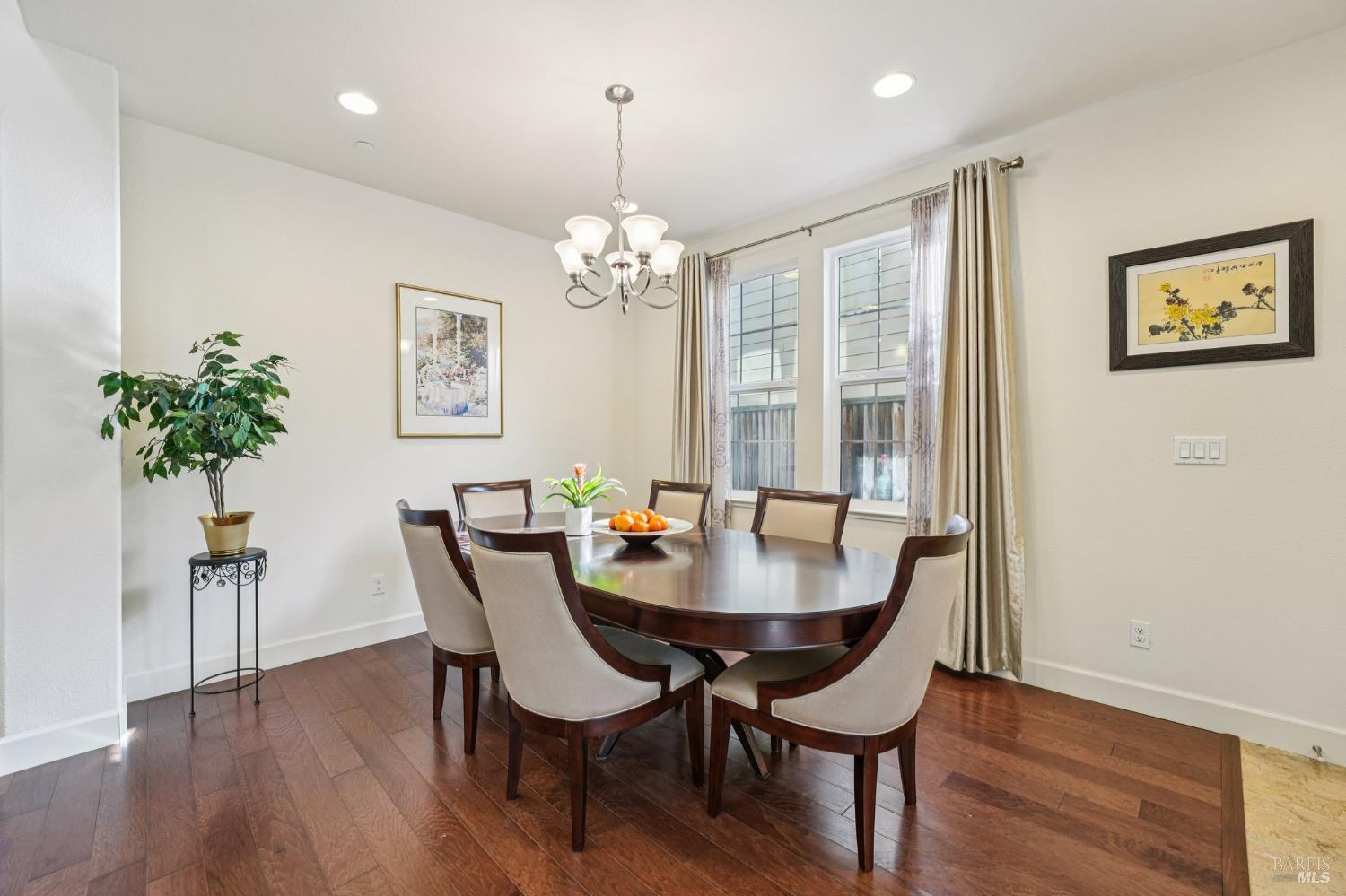 Detail Gallery Image 10 of 60 For 1884 Woodsage Way, Santa Rosa,  CA 95404 - 4 Beds | 3 Baths