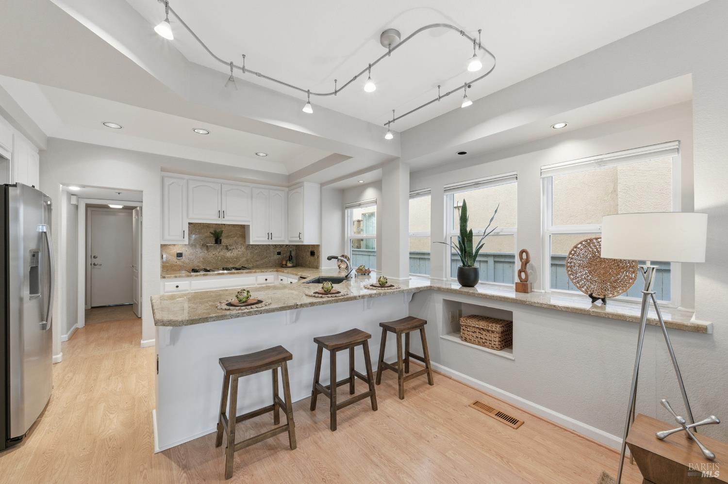 Detail Gallery Image 18 of 56 For 45 Cove Ct, Napa,  CA 94559 - 3 Beds | 2/1 Baths