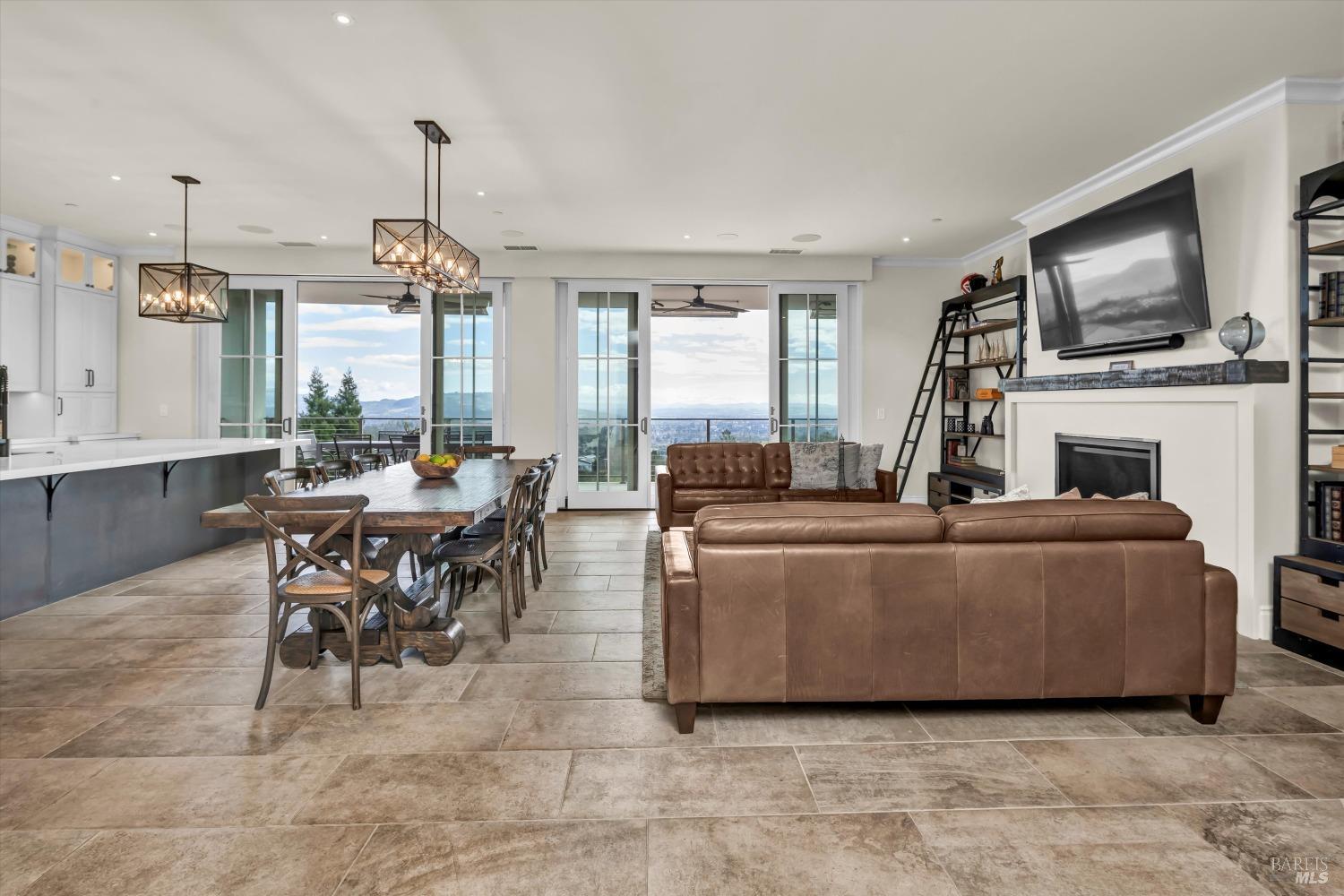 Detail Gallery Image 20 of 66 For 2144 Wedgewood Way, Santa Rosa,  CA 95404 - 5 Beds | 5/2 Baths