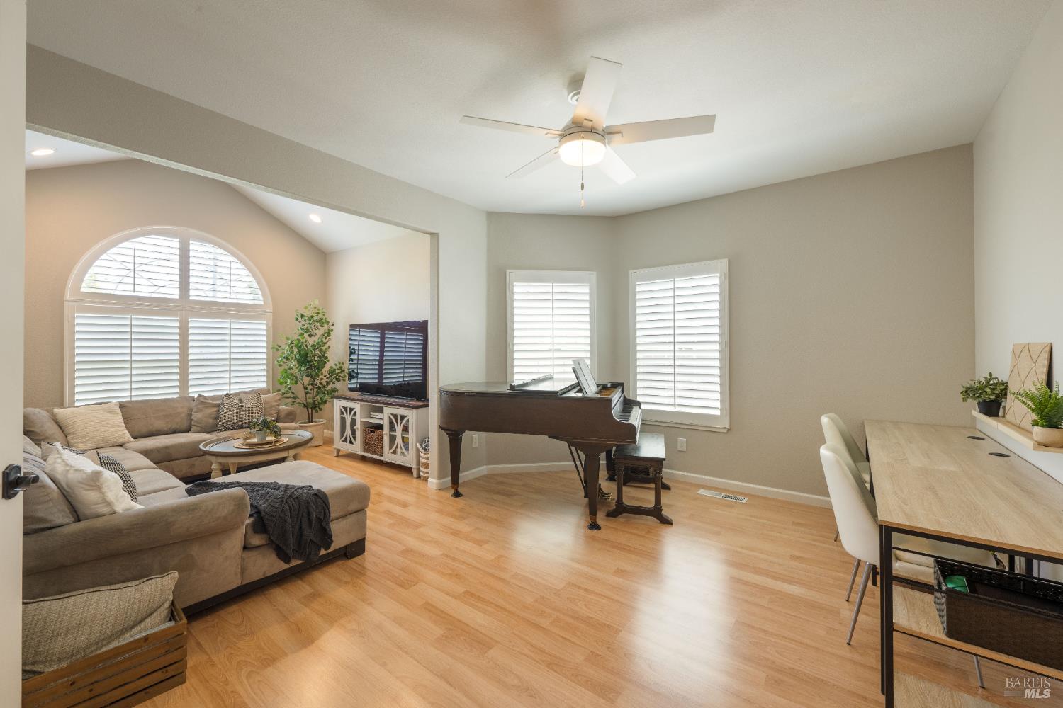 Detail Gallery Image 10 of 68 For 1238 Darling St, Napa,  CA 94558 - 5 Beds | 3/1 Baths